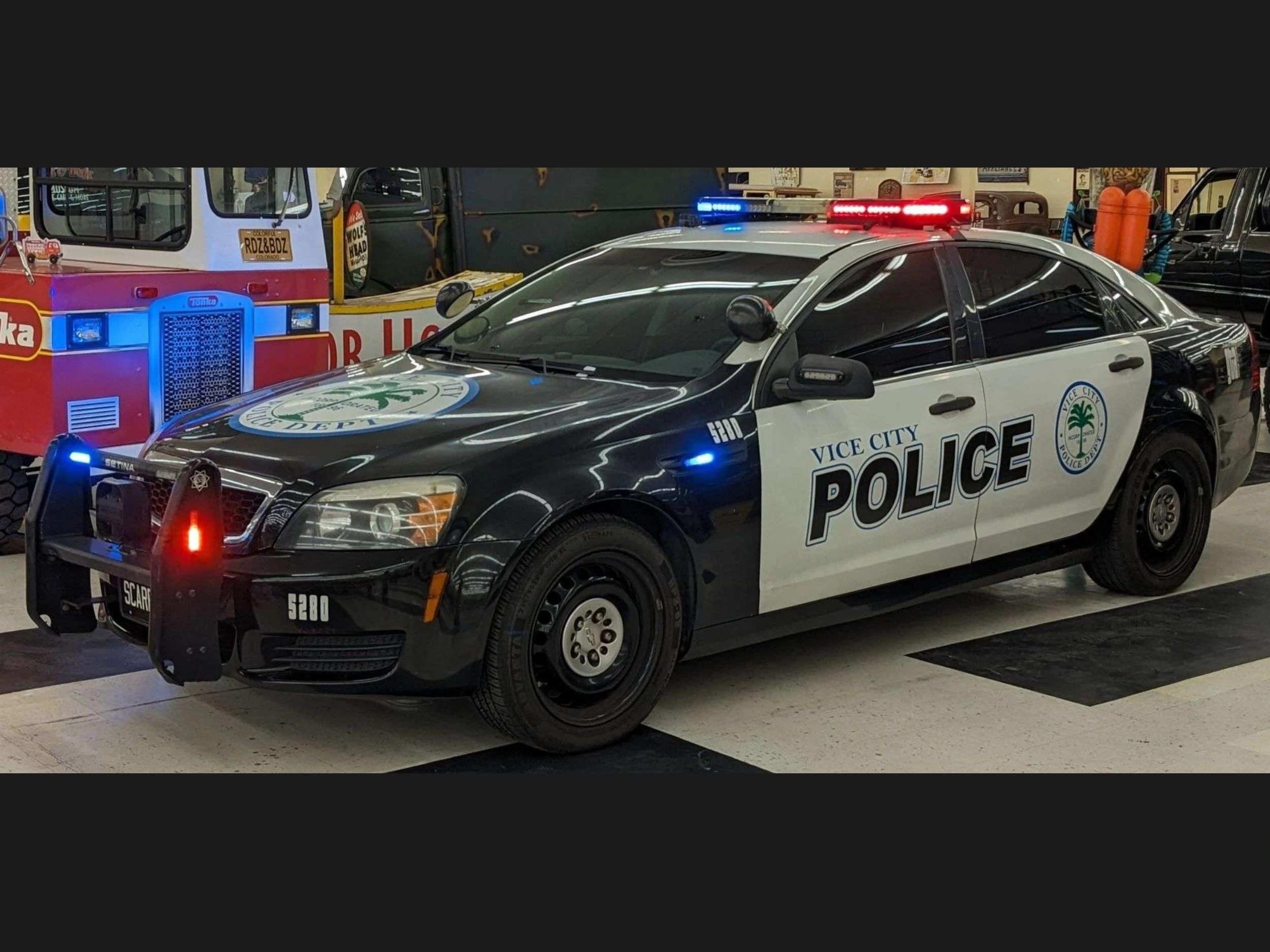 Cette vraie voiture de police scannée pour GTA 6 affole les enchères et fascine les fans