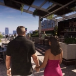 Jason et Lucia se tiennent la main sur un rooftop bondé de Vice City